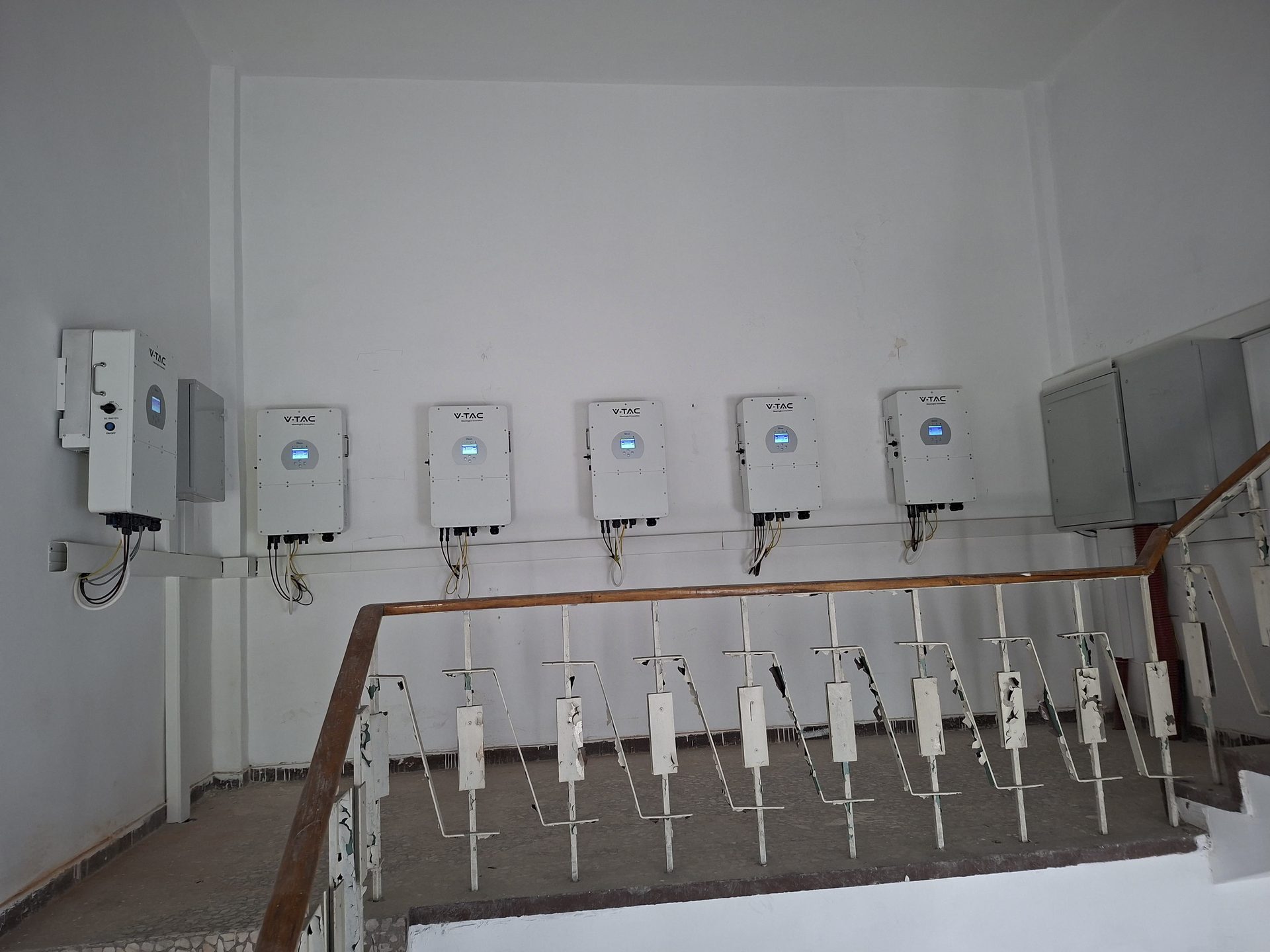 Инвертори, работещи в паралел